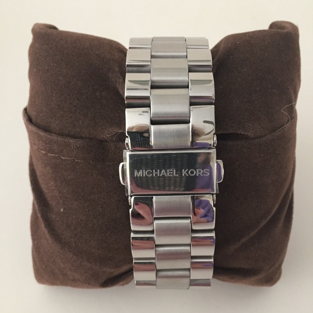 Michael Kors Classic Stainless Runway Chronograph Watch/MK5304/NEW IN BOX!!! - Picture 4 of 9
